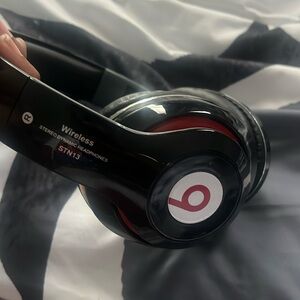Beat headphones… barely used my daughter got the solo 4